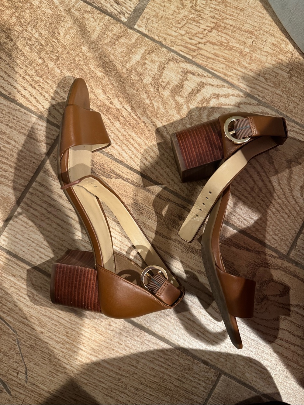 MICHAEL Michael Kors Tan Brown Block Heel Sandals - Picture 2 of 2